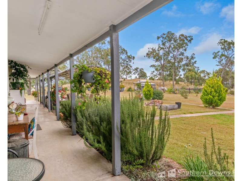 458 Blakes Road, Silverwood QLD 4370