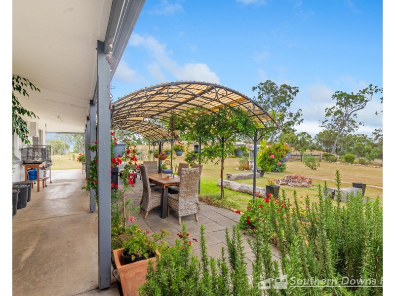 458 Blakes Road, Silverwood QLD 4370