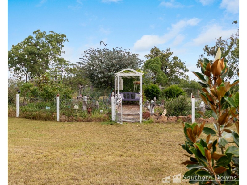 458 Blakes Road, Silverwood QLD 4370