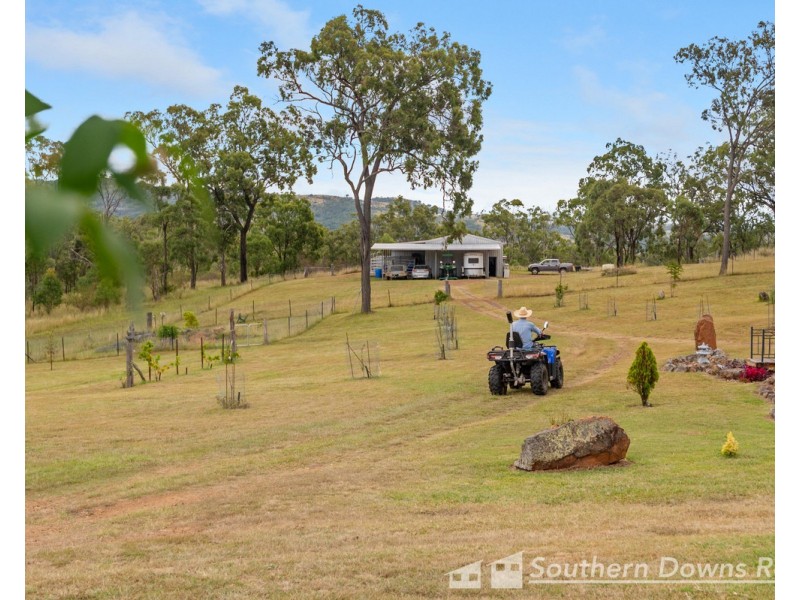 458 Blakes Road, Silverwood QLD 4370