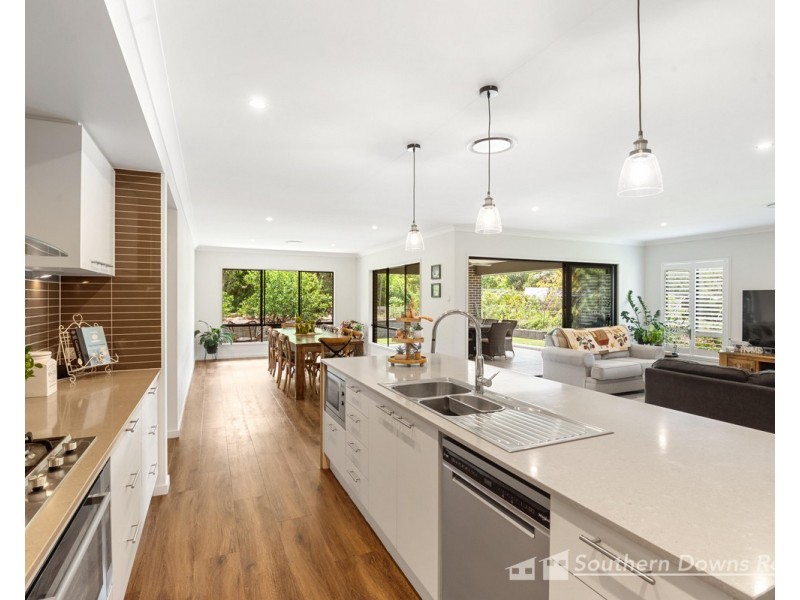 13A Bundaleer Drive, Warwick QLD 4370