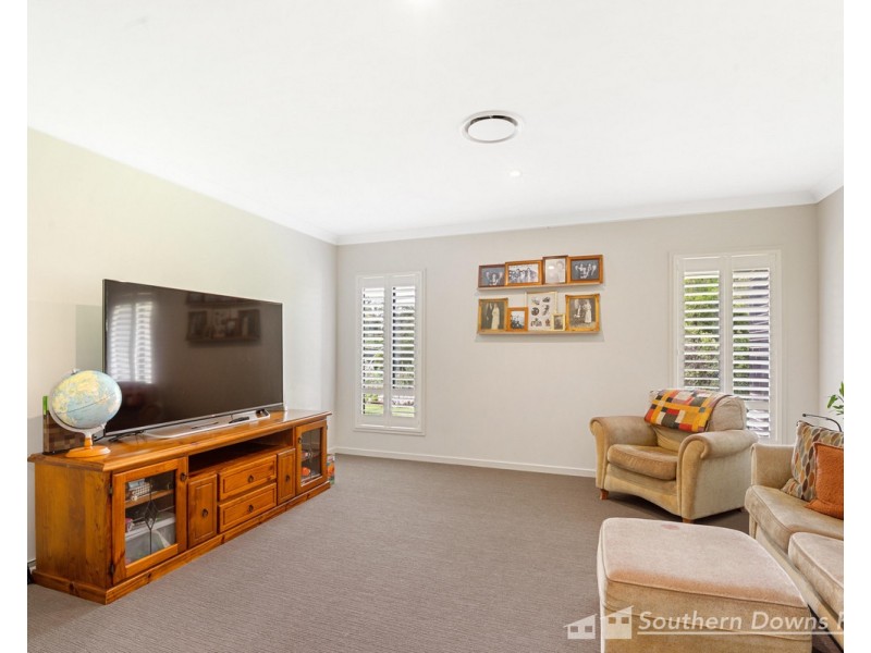 13A Bundaleer Drive, Warwick QLD 4370