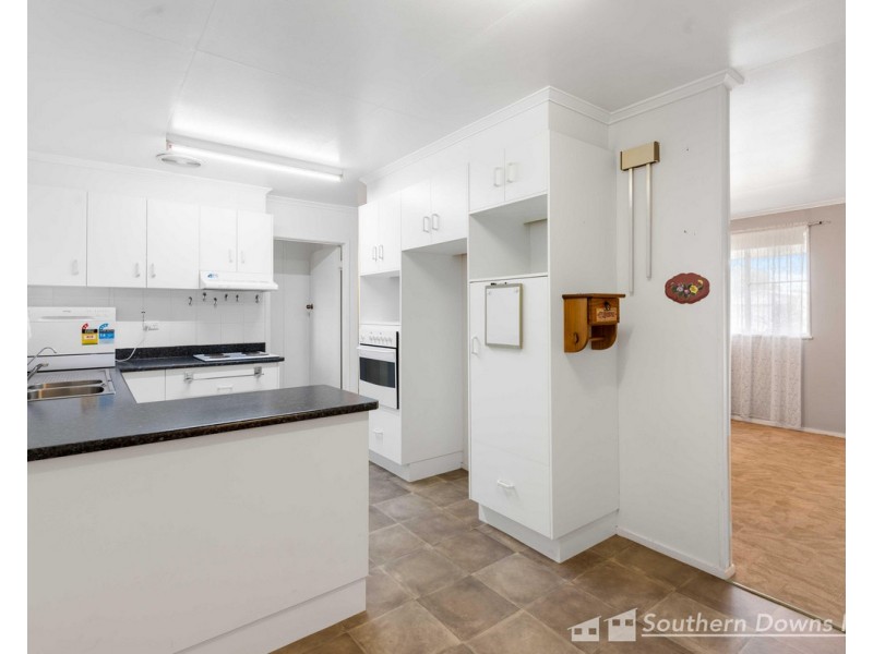 33 Clarke Street, Warwick QLD 4370