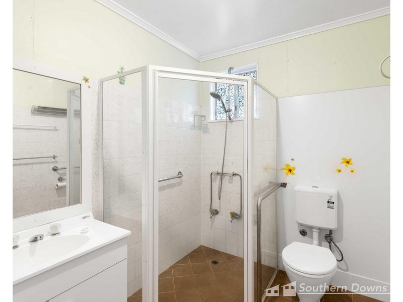 33 Clarke Street, Warwick QLD 4370