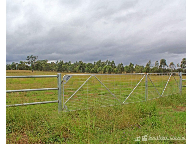 1 Duff Road, Wheatvale QLD 4370