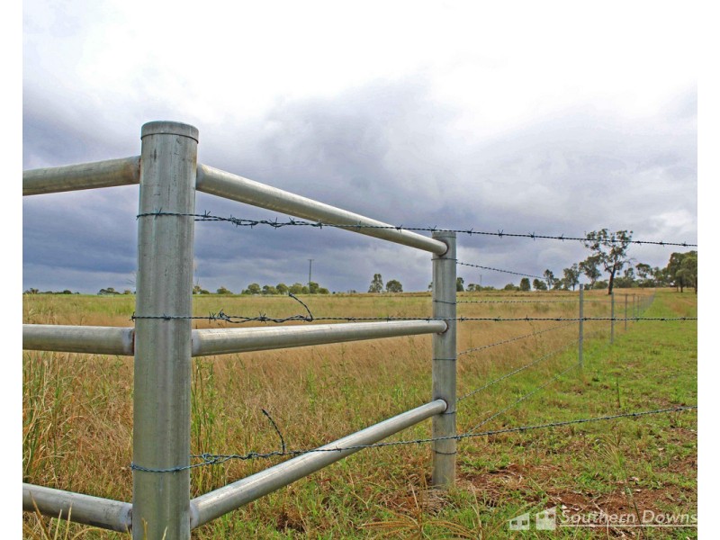 1 Duff Road, Wheatvale QLD 4370