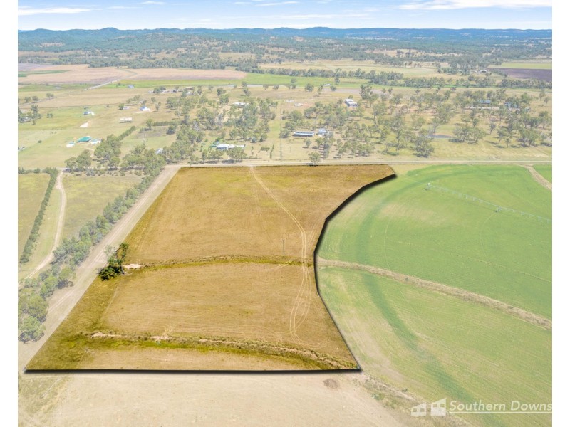 1 Duff Road, Wheatvale QLD 4370