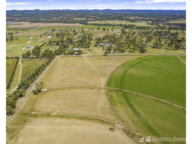 1 Duff Road, Wheatvale QLD 4370