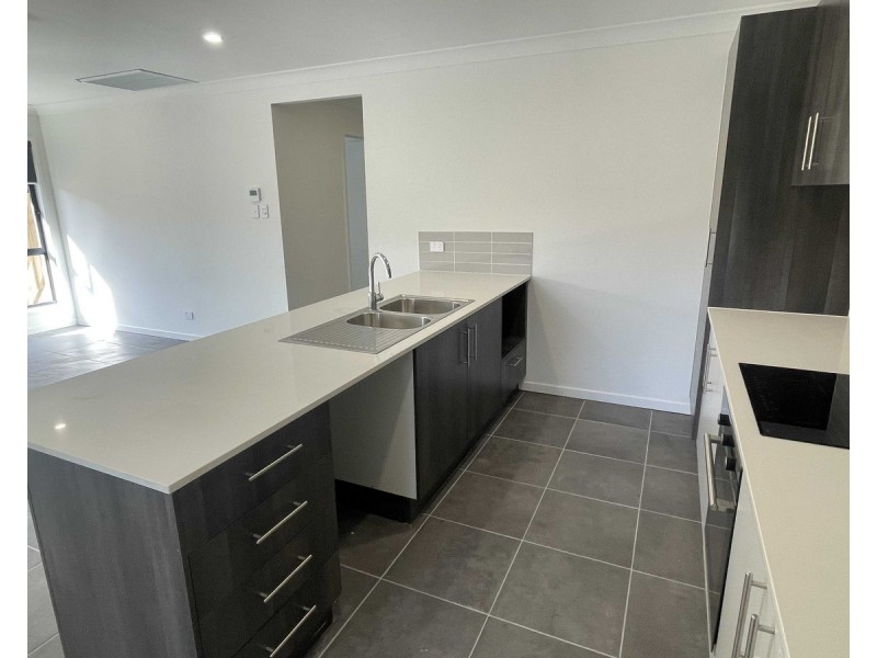 1/23 McDougall Street, Warwick QLD 4370