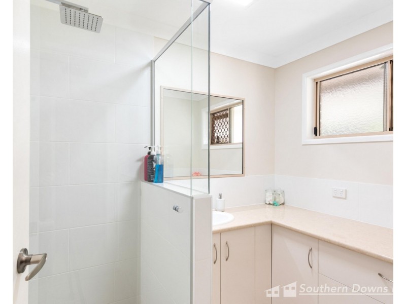 13 Golf Links Avenue, Warwick QLD 4370