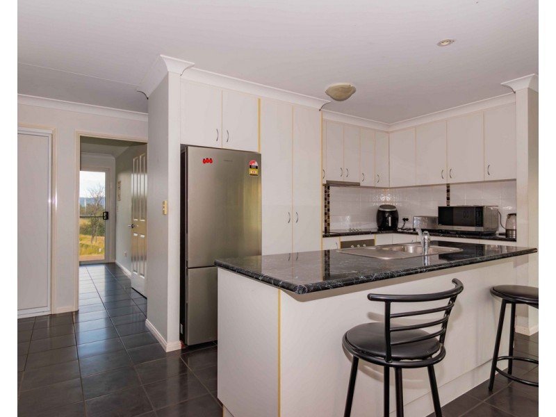 517 Blakes Road, Silverwood QLD 4370