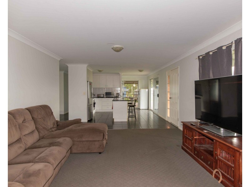 517 Blakes Road, Silverwood QLD 4370