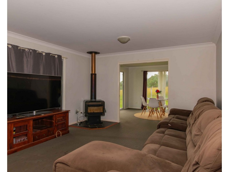 517 Blakes Road, Silverwood QLD 4370