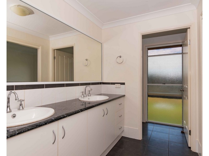 517 Blakes Road, Silverwood QLD 4370