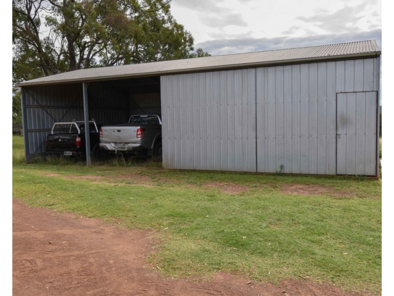 517 Blakes Road, Silverwood QLD 4370