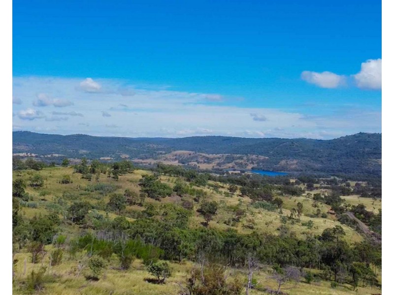 517 Blakes Road, Silverwood QLD 4370