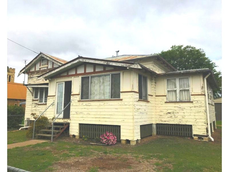 53 Albion Street, Warwick QLD 4370