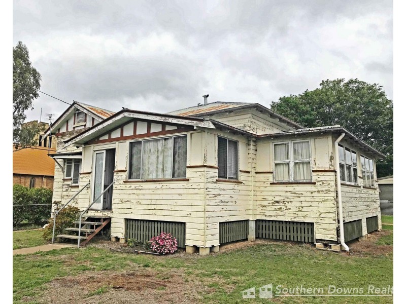 53 Albion Street, Warwick QLD 4370