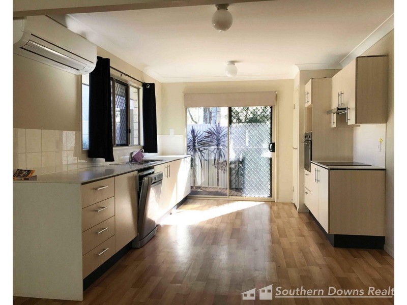 4/206 Wood Street, Warwick QLD 4370