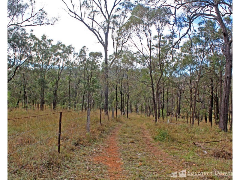 1663 Blakes Road, Silverwood QLD 4370