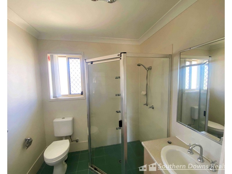 9 Pristine Crt, Warwick QLD 4370