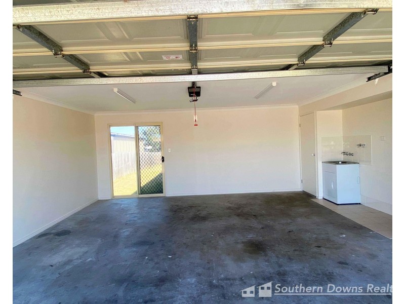 9 Pristine Crt, Warwick QLD 4370