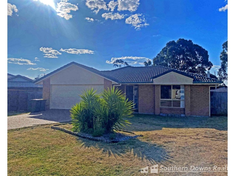 9 Pristine Crt, Warwick QLD 4370