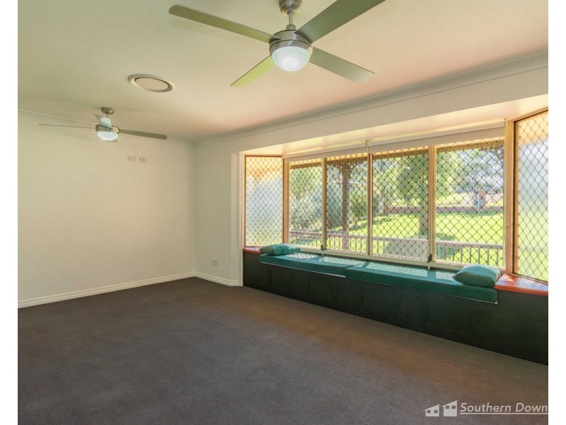 9 Vanneck Street, Yangan QLD 4371