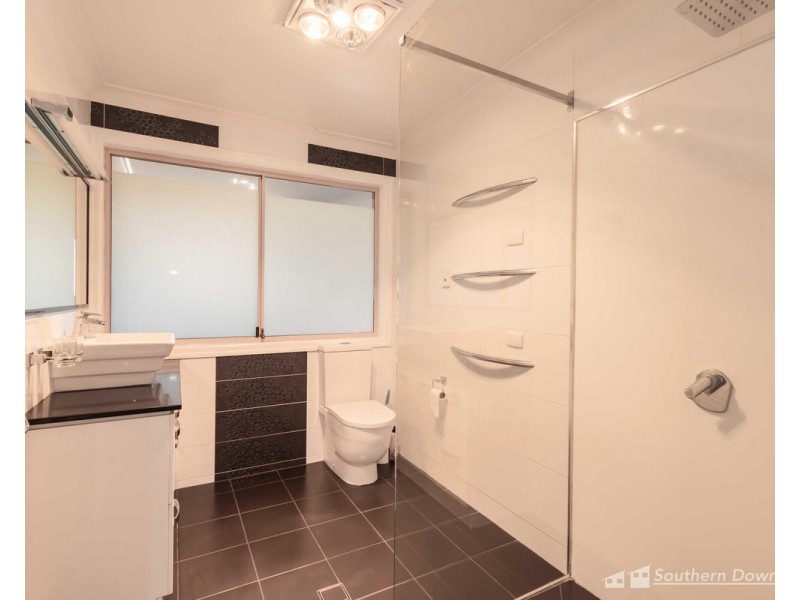 9 Vanneck Street, Yangan QLD 4371