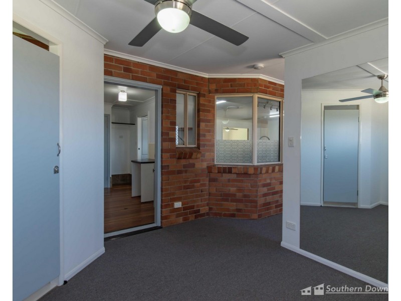 9 Vanneck Street, Yangan QLD 4371