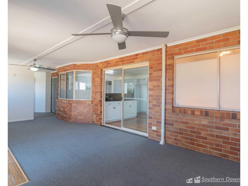 9 Vanneck Street, Yangan QLD 4371