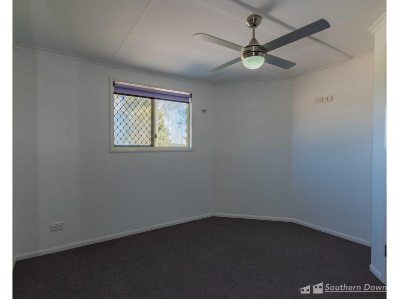 9 Vanneck Street, Yangan QLD 4371