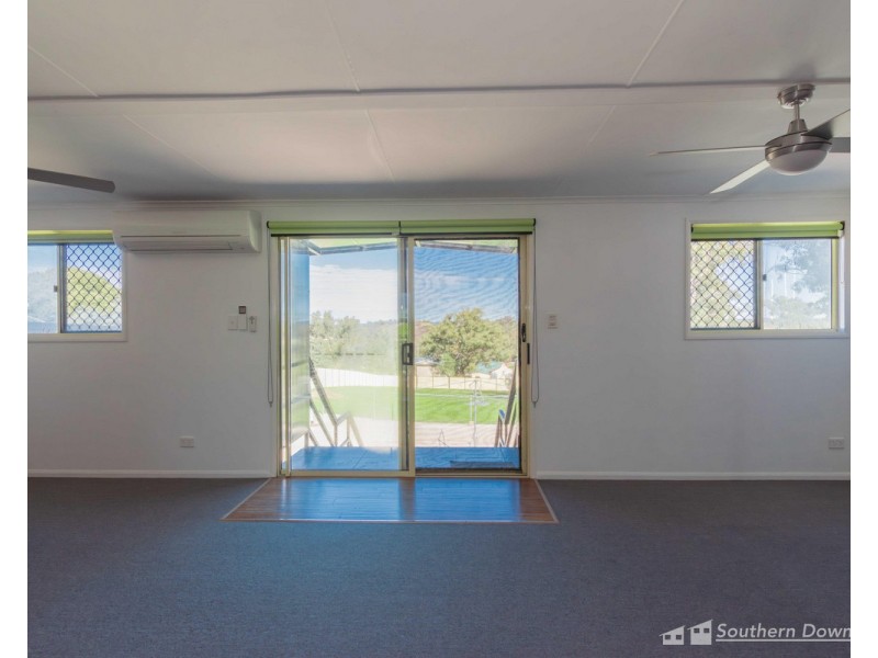 9 Vanneck Street, Yangan QLD 4371