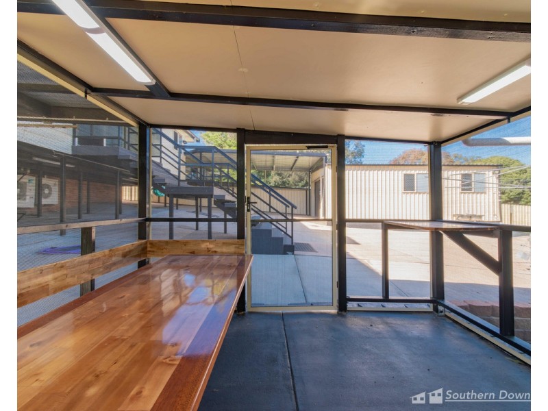 9 Vanneck Street, Yangan QLD 4371