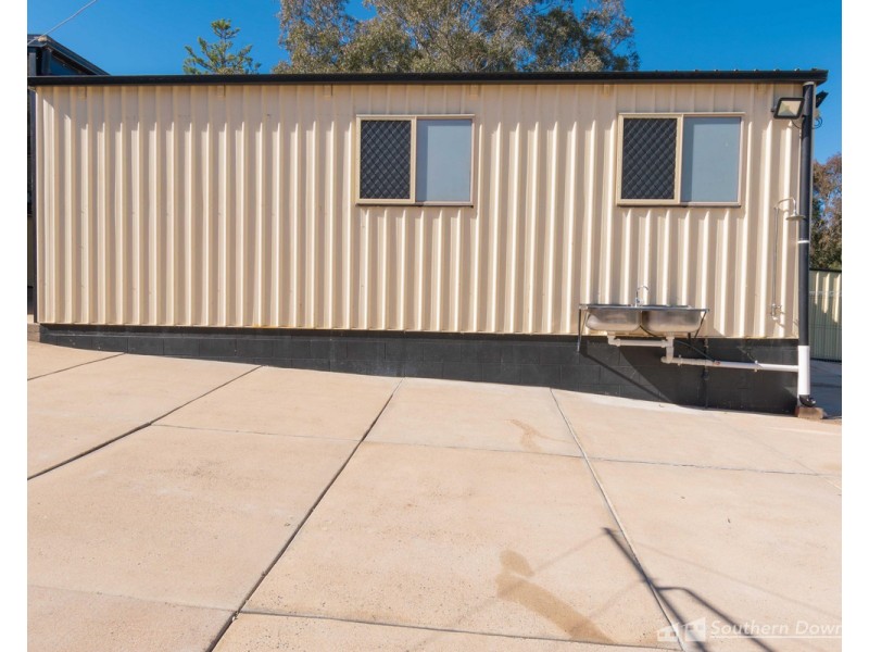 9 Vanneck Street, Yangan QLD 4371