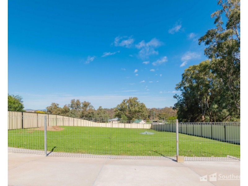 9 Vanneck Street, Yangan QLD 4371