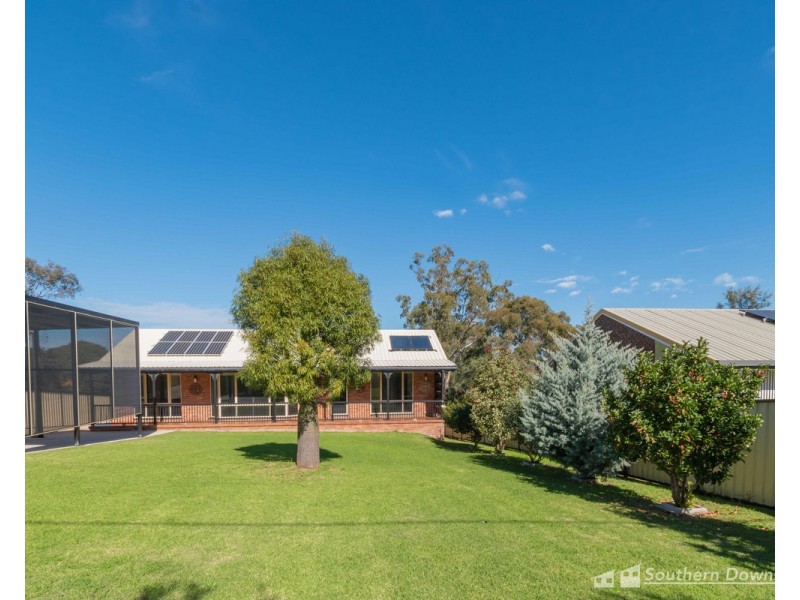 9 Vanneck Street, Yangan QLD 4371