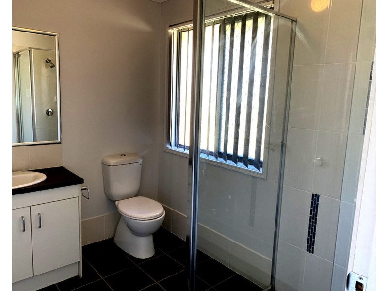 2/15 Junabee Road, Warwick QLD 4370