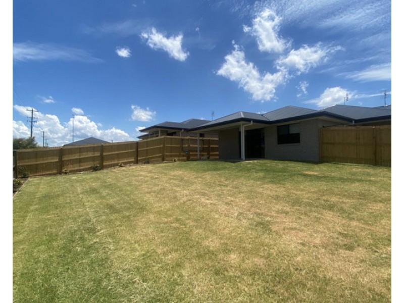 1/4 Meridian Drive, Warwick QLD 4370