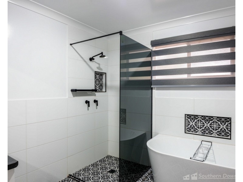 14 Charlie Doy Place, Rosehill QLD 4370