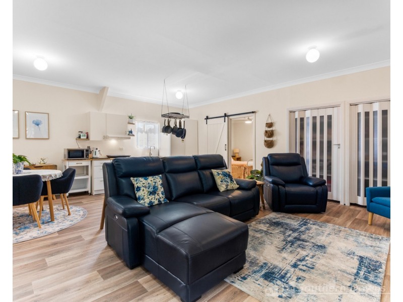 1 Ahern Lane, Pratten QLD 4370