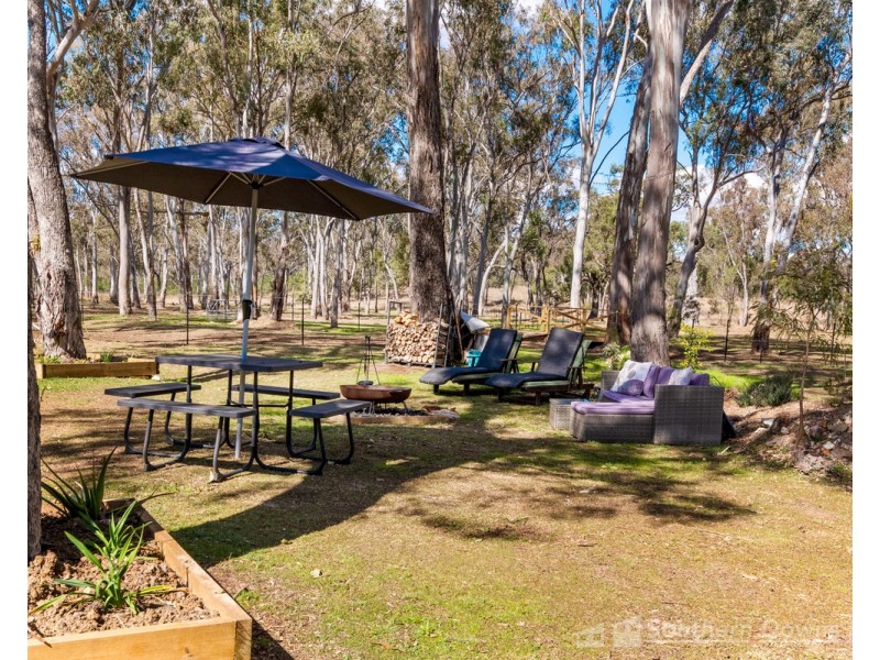 1 Ahern Lane, Pratten QLD 4370