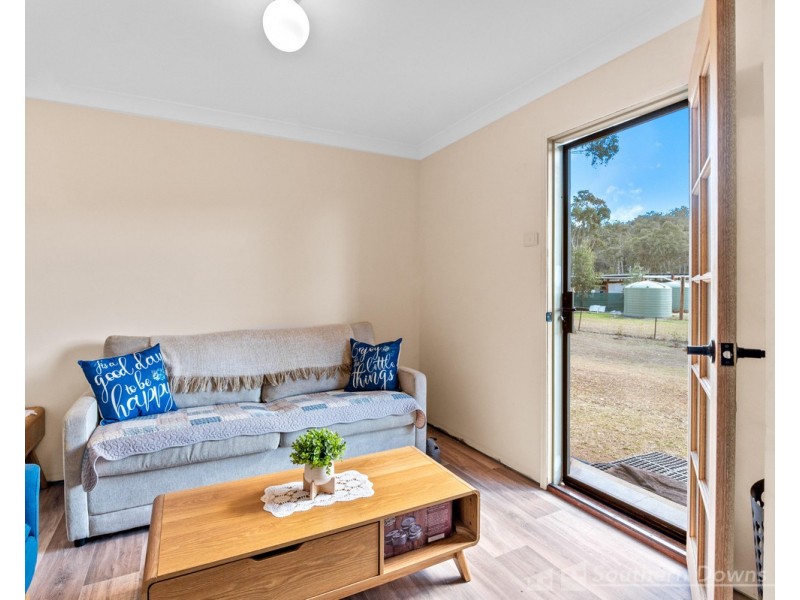 1 Ahern Lane, Pratten QLD 4370