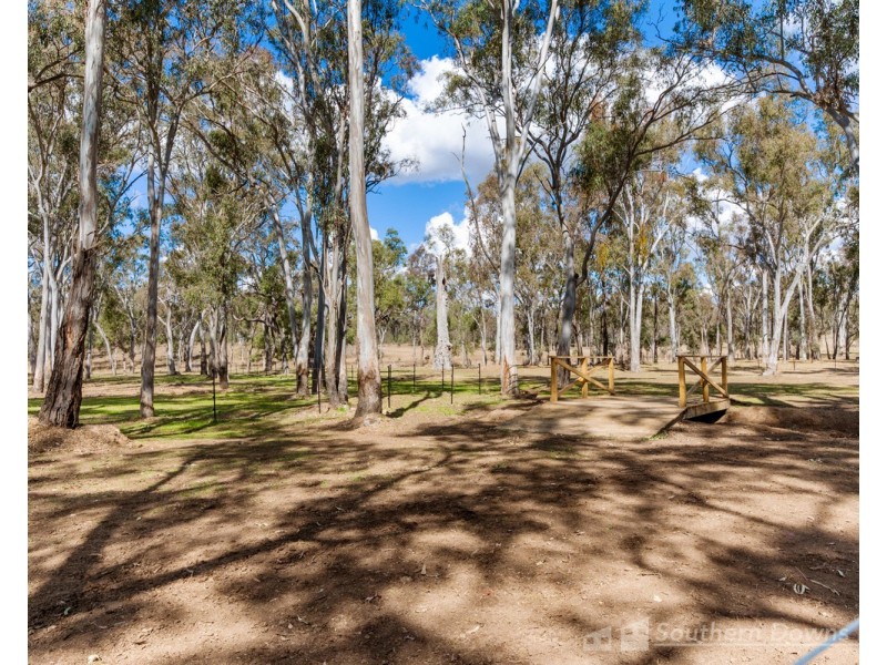 1 Ahern Lane, Pratten QLD 4370
