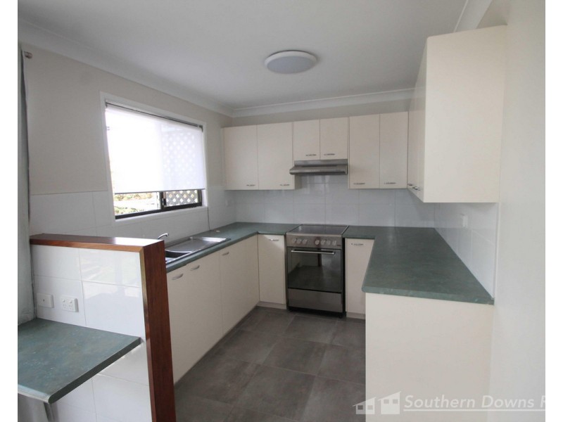 144 Dragon Street, Warwick QLD 4370