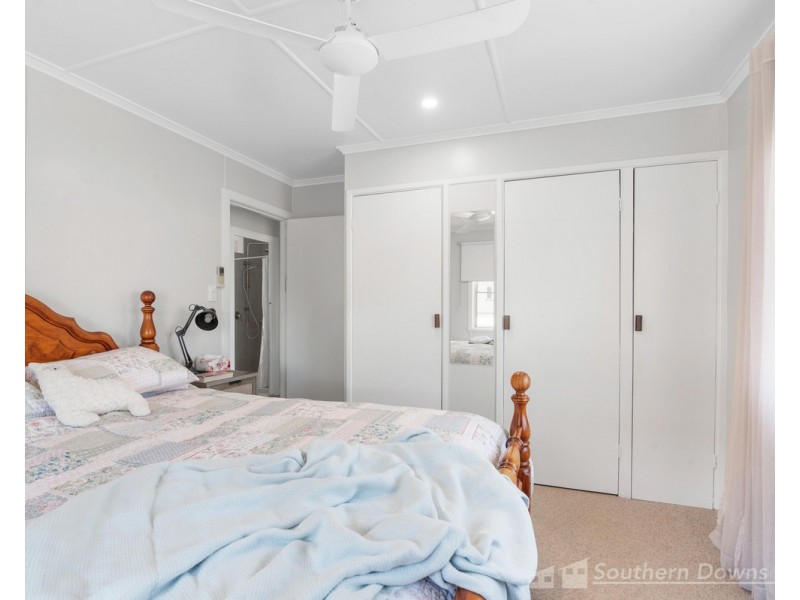 21 Locke Street, Warwick QLD 4370