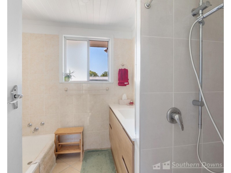 21 Locke Street, Warwick QLD 4370