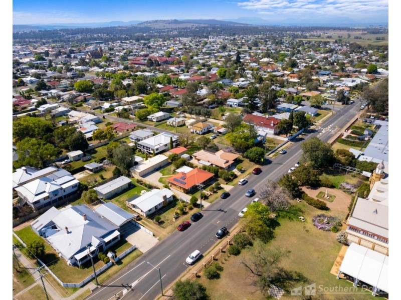21 Locke Street, Warwick QLD 4370