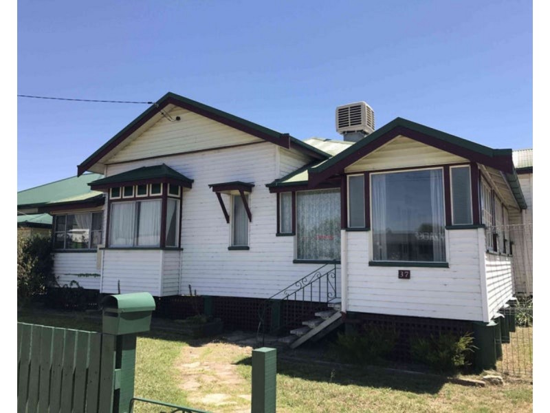 37 Wood Street, Warwick QLD 4370