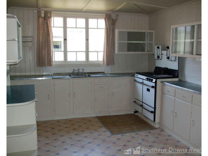 30 Wood Street, Warwick QLD 4370